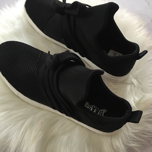 Brash Shoes - ✨HOST PICK✨LAST SIZE 11 Brash Drea Black Sneaker